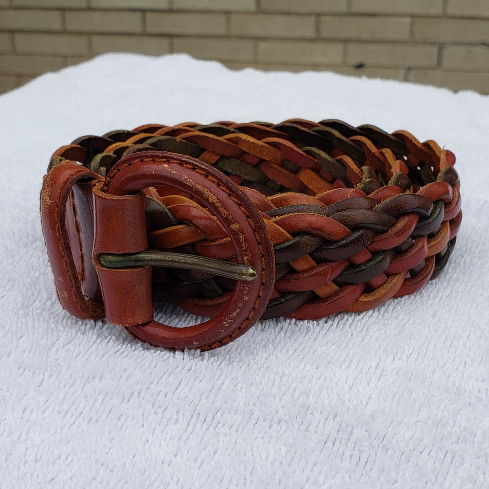 Vintage Partners braided leather belt w buckle.